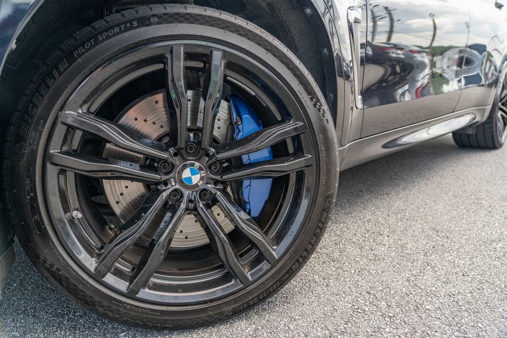 Used 2017 BMW X6 M AWD/4WD image 3