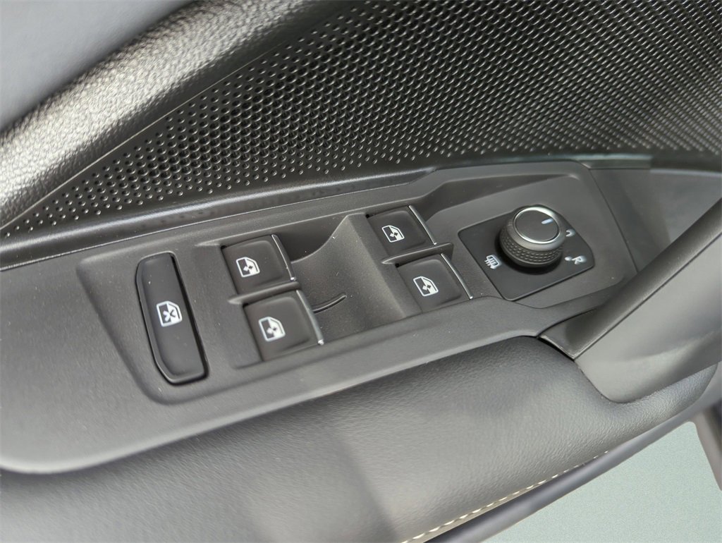 New 2026 Volkswagen Tiguan SE image 31