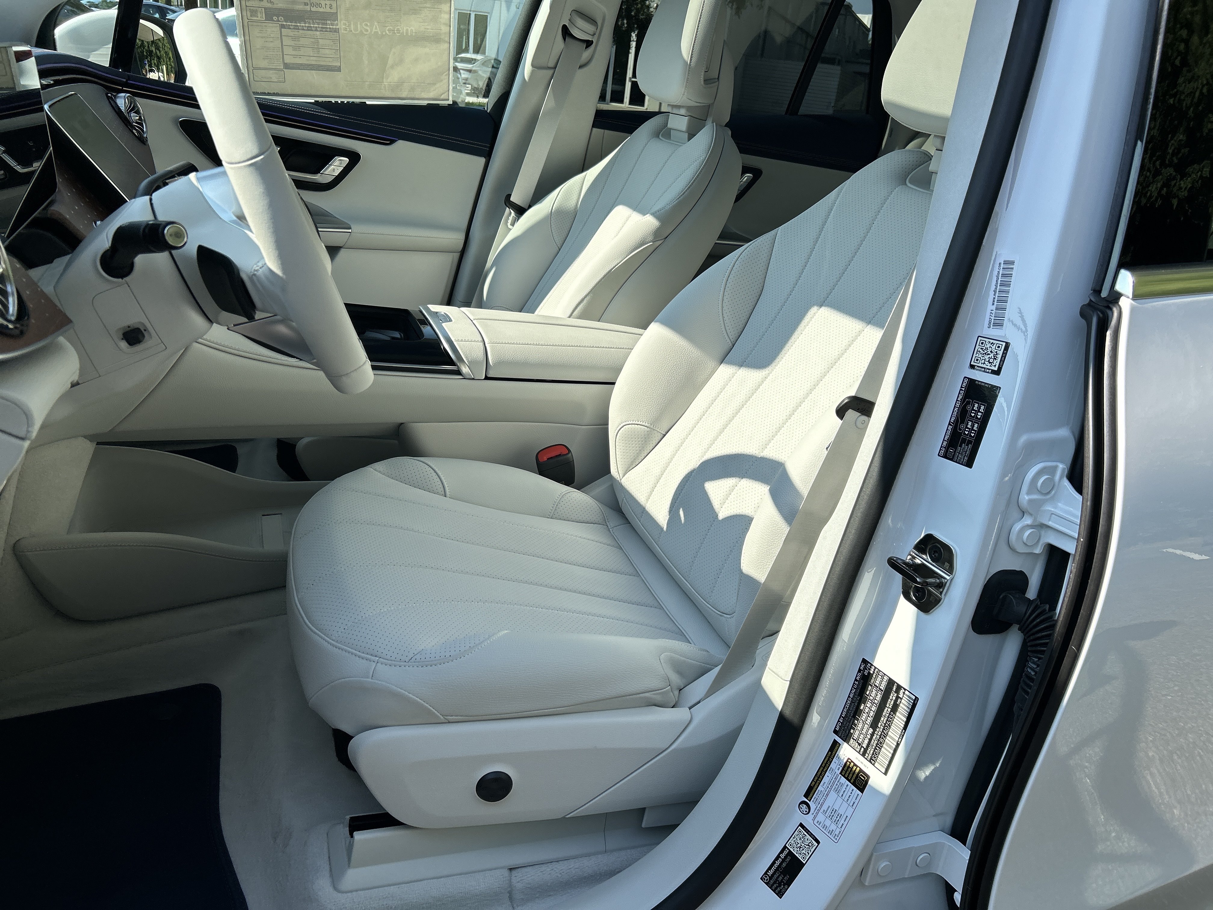 New 2026 Mercedes-Benz EQE 320 4MATIC SUV image 19