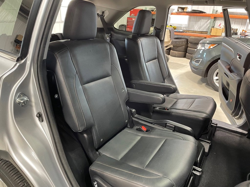 Used 2016 Toyota Highlander Limited Platinum image 22