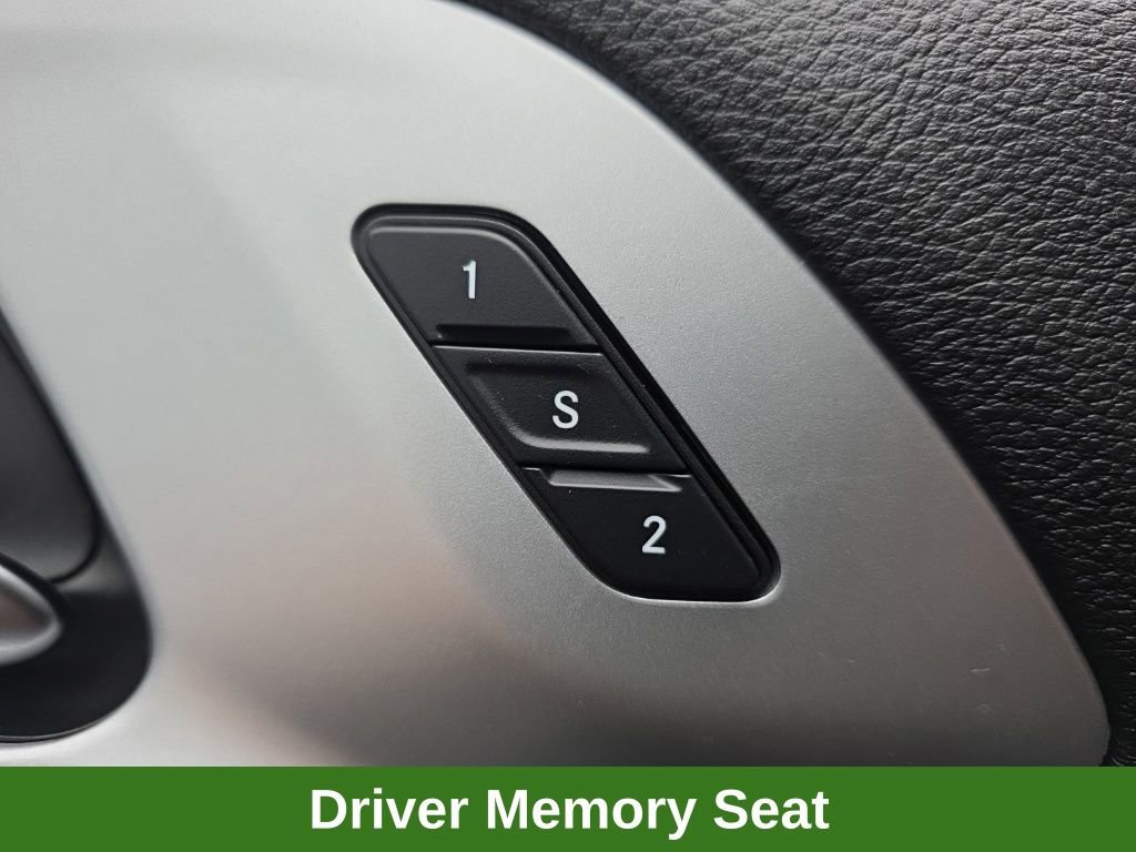 Used 2023 Chrysler Pacifica Touring-L w/ S Appearance Package image 17