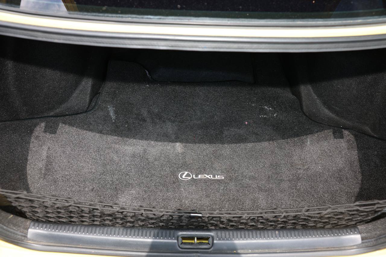 Used 2003 Lexus IS 300 w/ Power & Leather Pkg RWD image 23