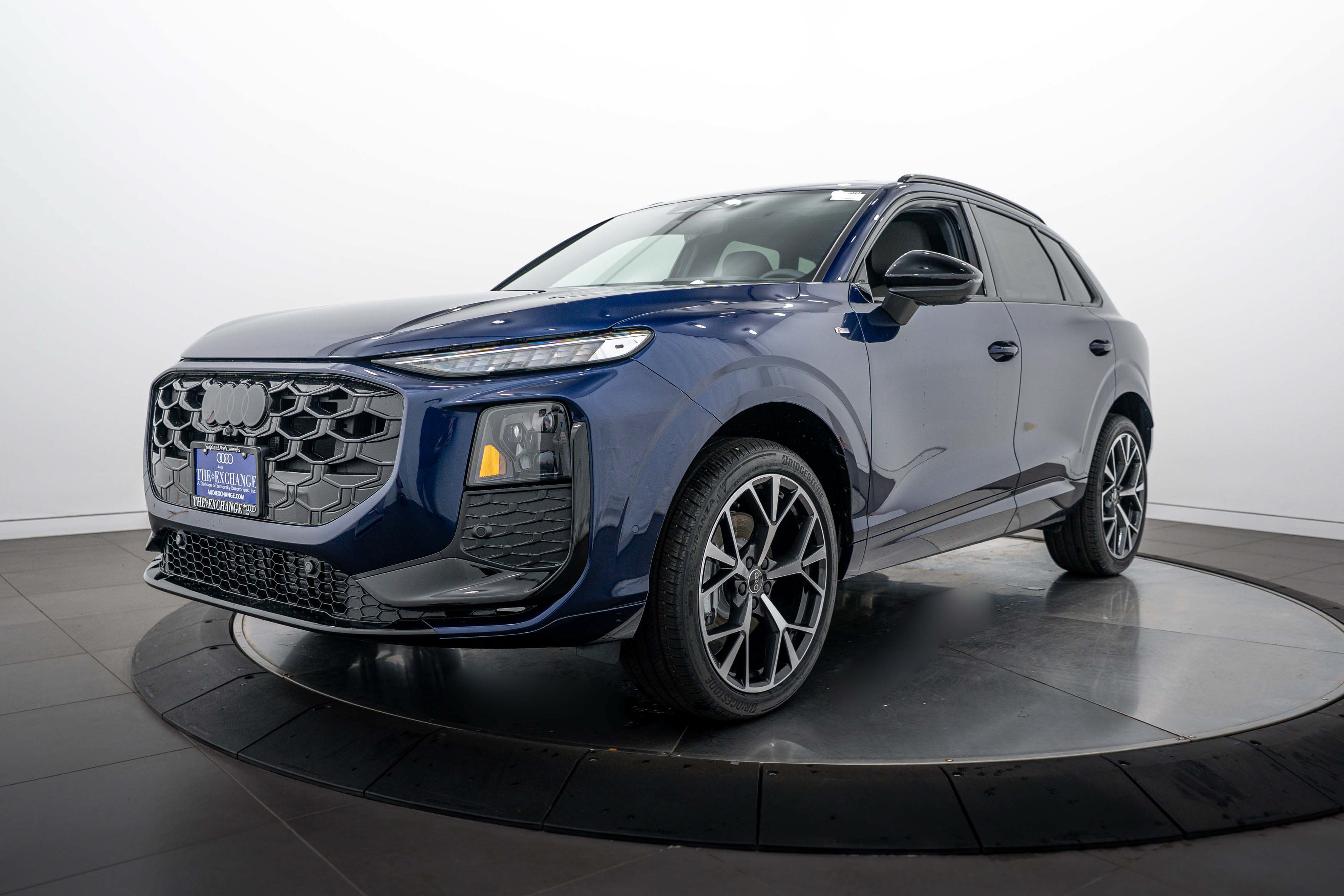 New 2026 Audi Q3 quattro 2.0T AWD/4WD image 7