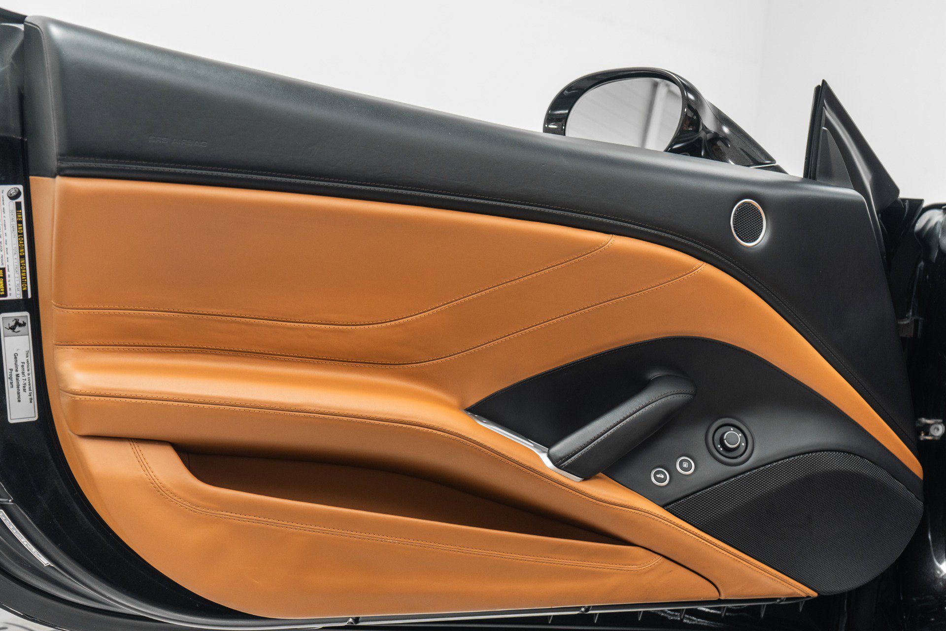 Used 2015 Ferrari California T RWD image 44
