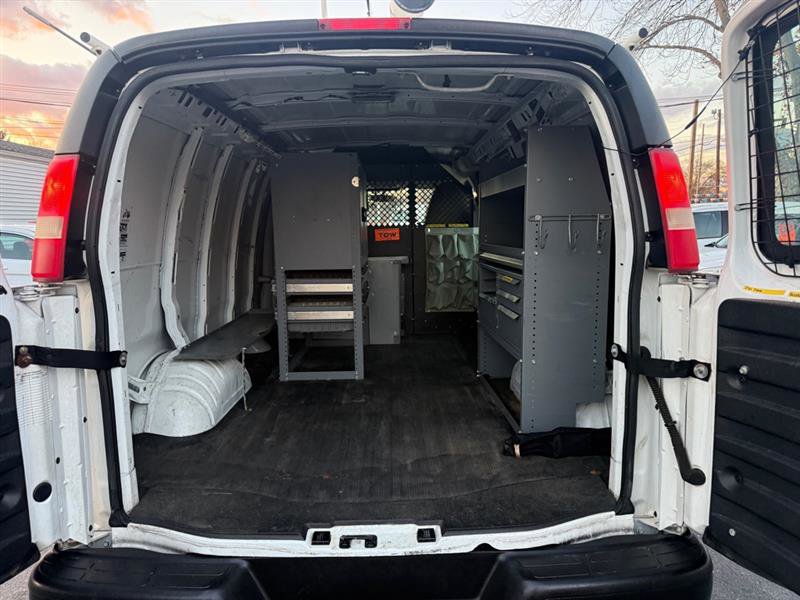 Used 2011 Chevrolet Express 2500 image 12