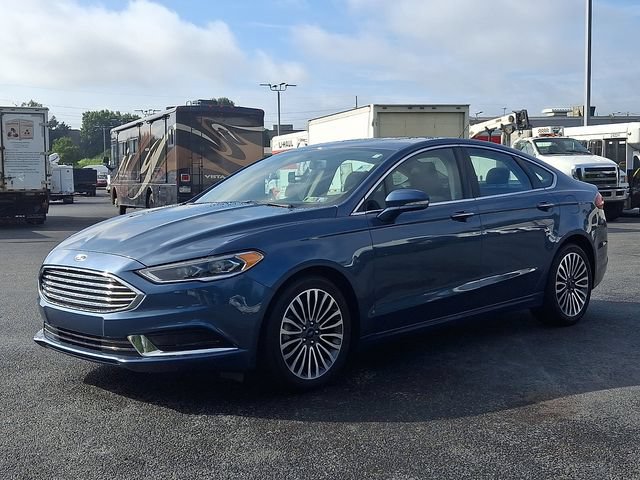 Used 2018 Ford Fusion SE w/ Fusion SE Technology Package FWD image 3