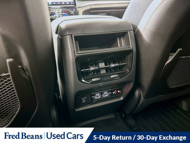 Used 2024 Jeep Grand Cherokee Limited w/ Black Appearance Package image 29