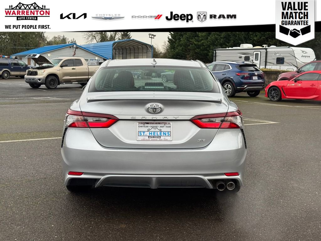 Used 2022 Toyota Camry SE FWD image 5