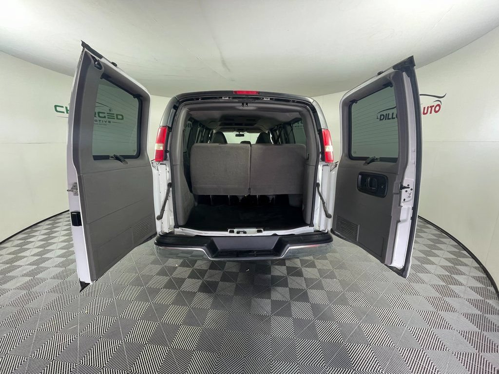 Used 2013 GMC Savana 2500 LT w/ LT Preferred Equipment Group RWD image 6