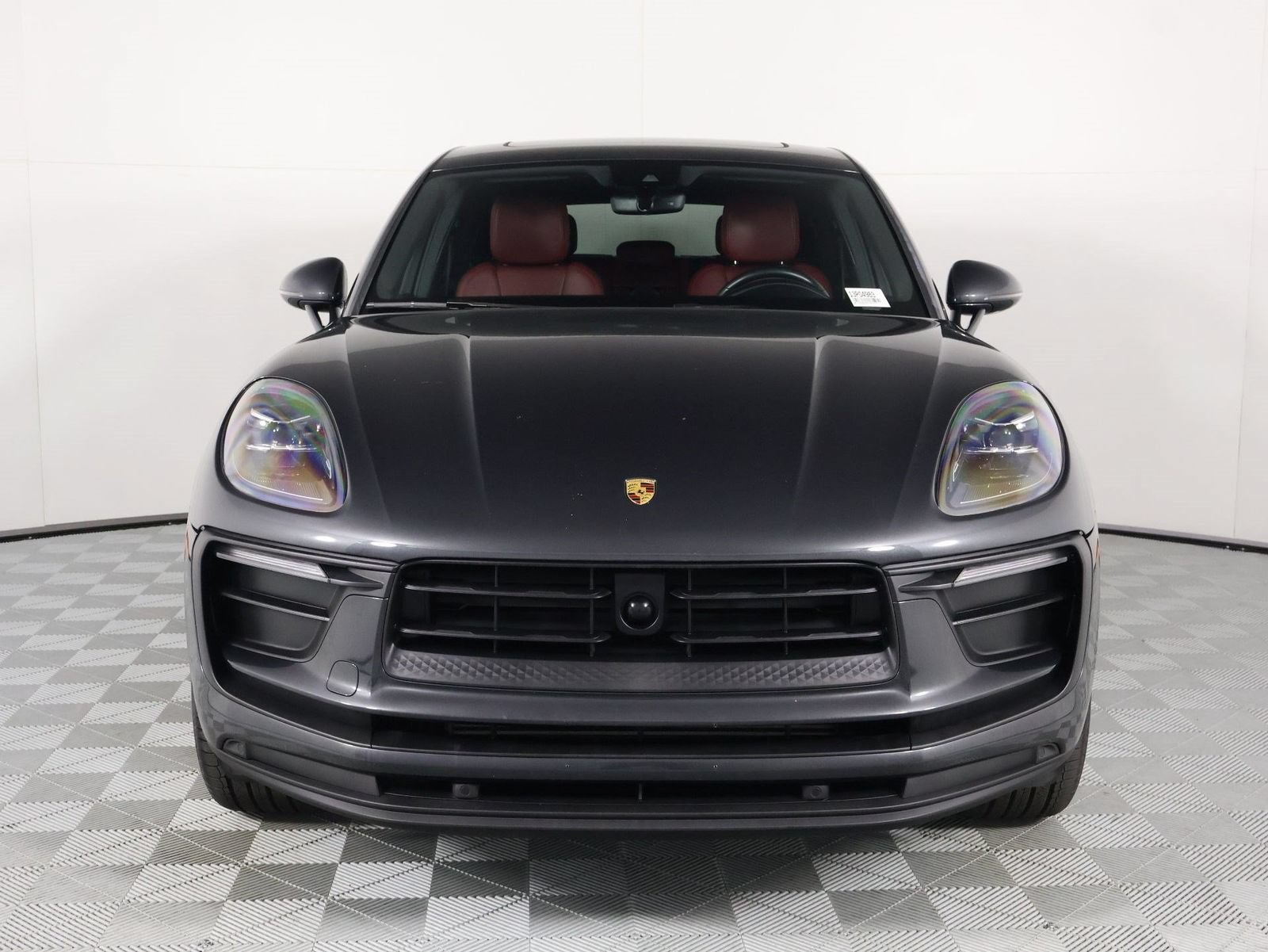 Certified 2024 Porsche Macan AWD/4WD image 10