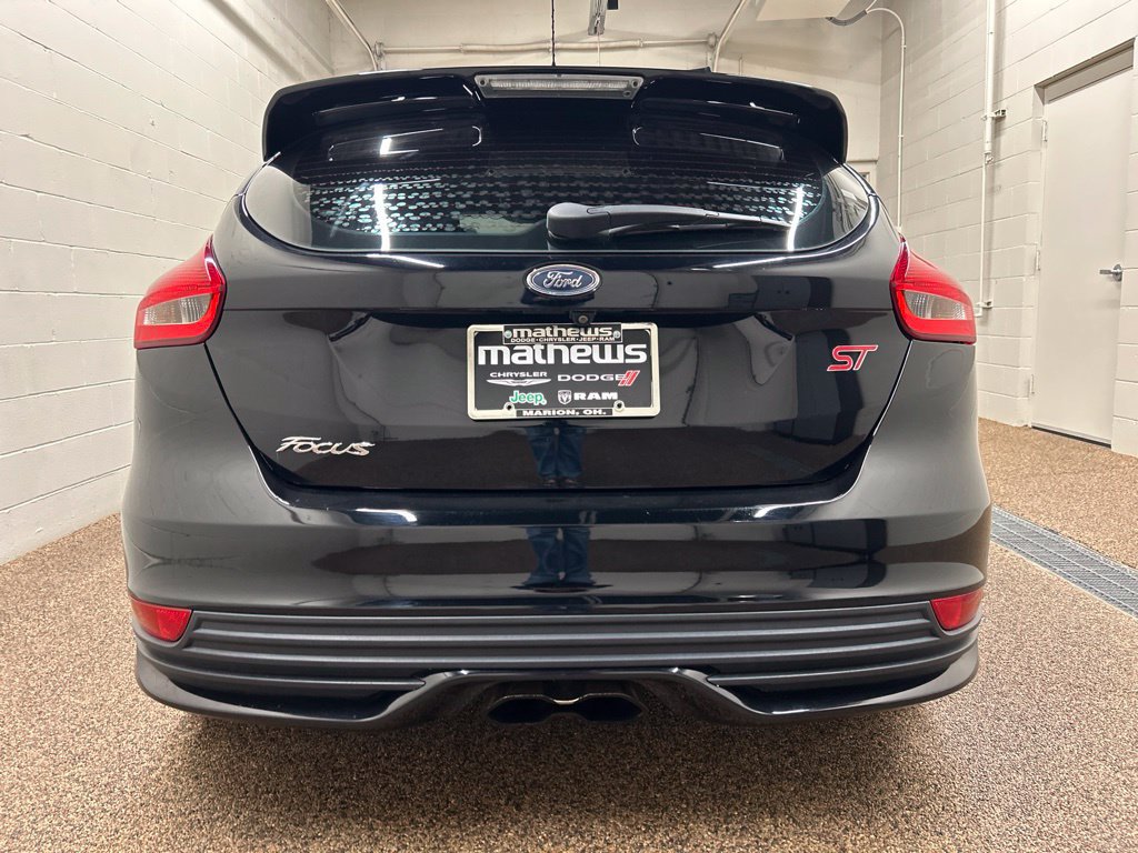 Used 2018 Ford Focus ST w/ Equipment Group 401A FWD image 3