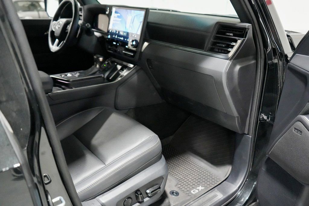 Used 2024 Lexus GX 550 image 20