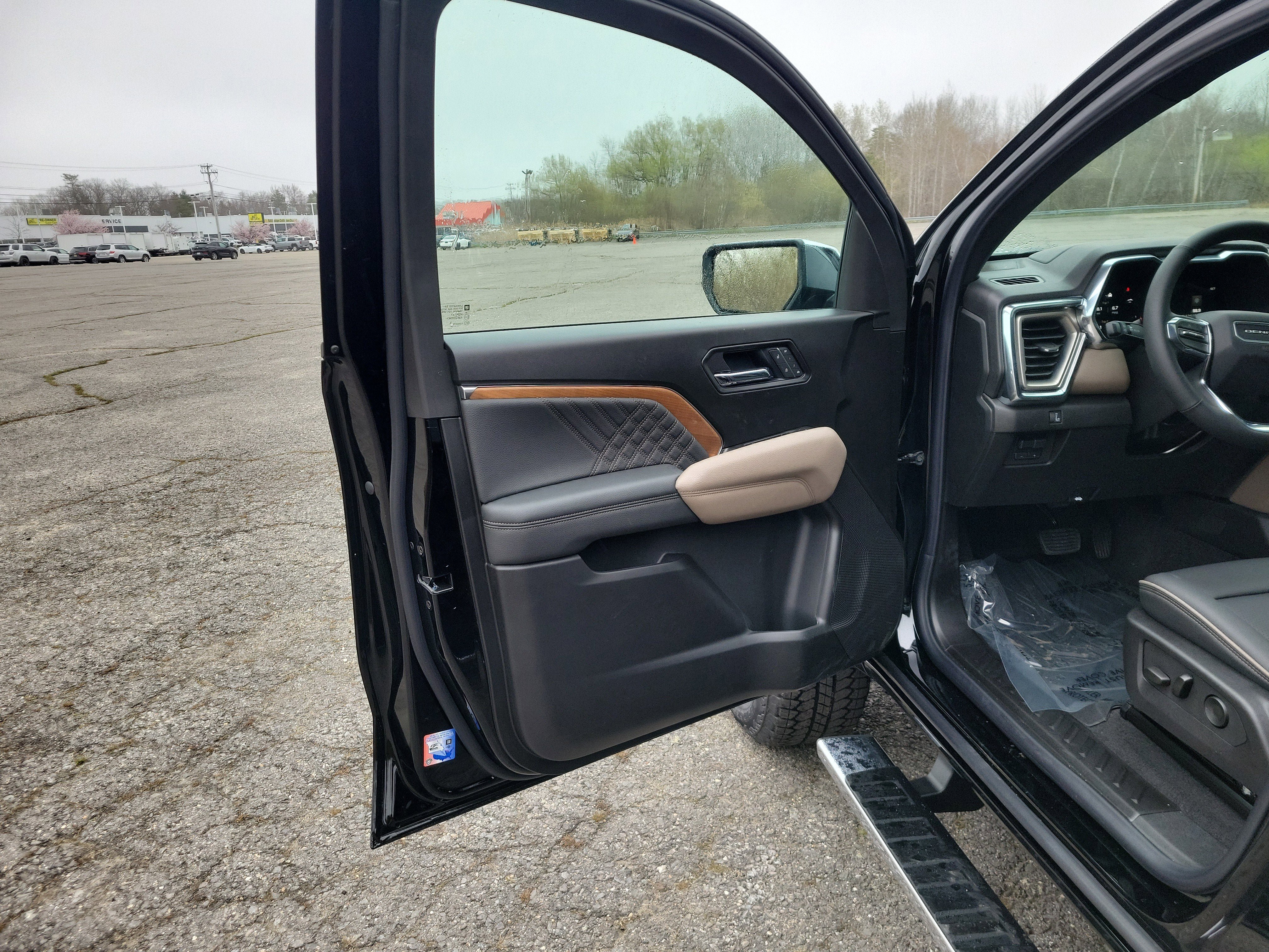 New 2026 GMC Canyon Denali AWD/4WD image 17