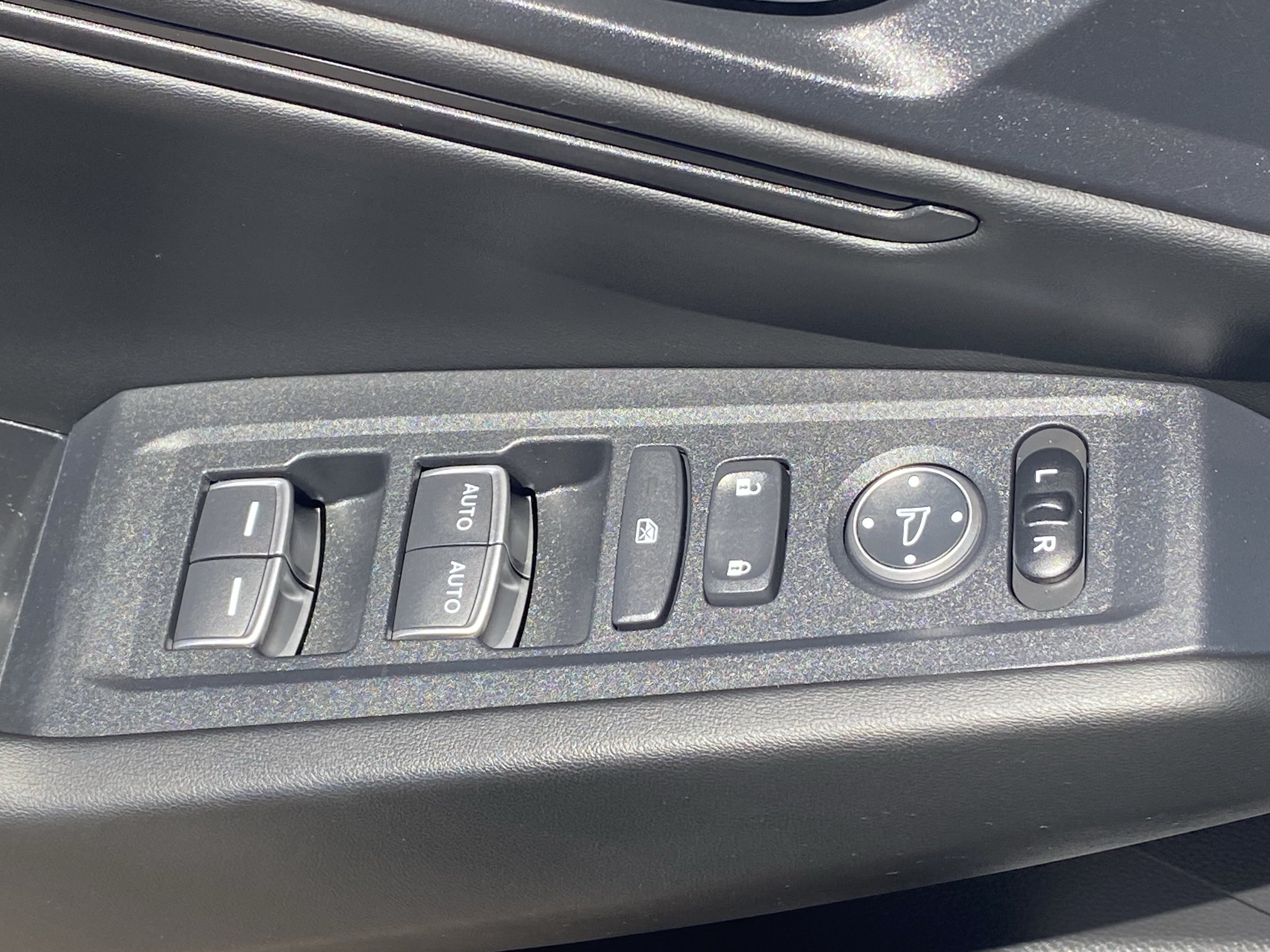 Used 2025 Honda Accord SE image 19