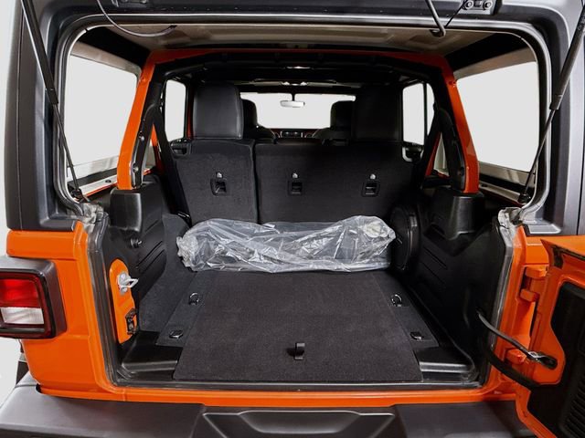 Used 2023 Jeep Wrangler Unlimited Rubicon w/ Cold Weather Group image 24