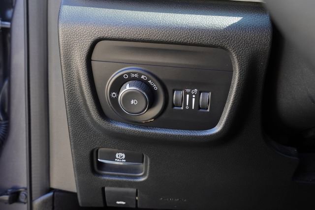 Used 2024 Jeep Grand Cherokee L Limited w/ Black Appearance Package image 24