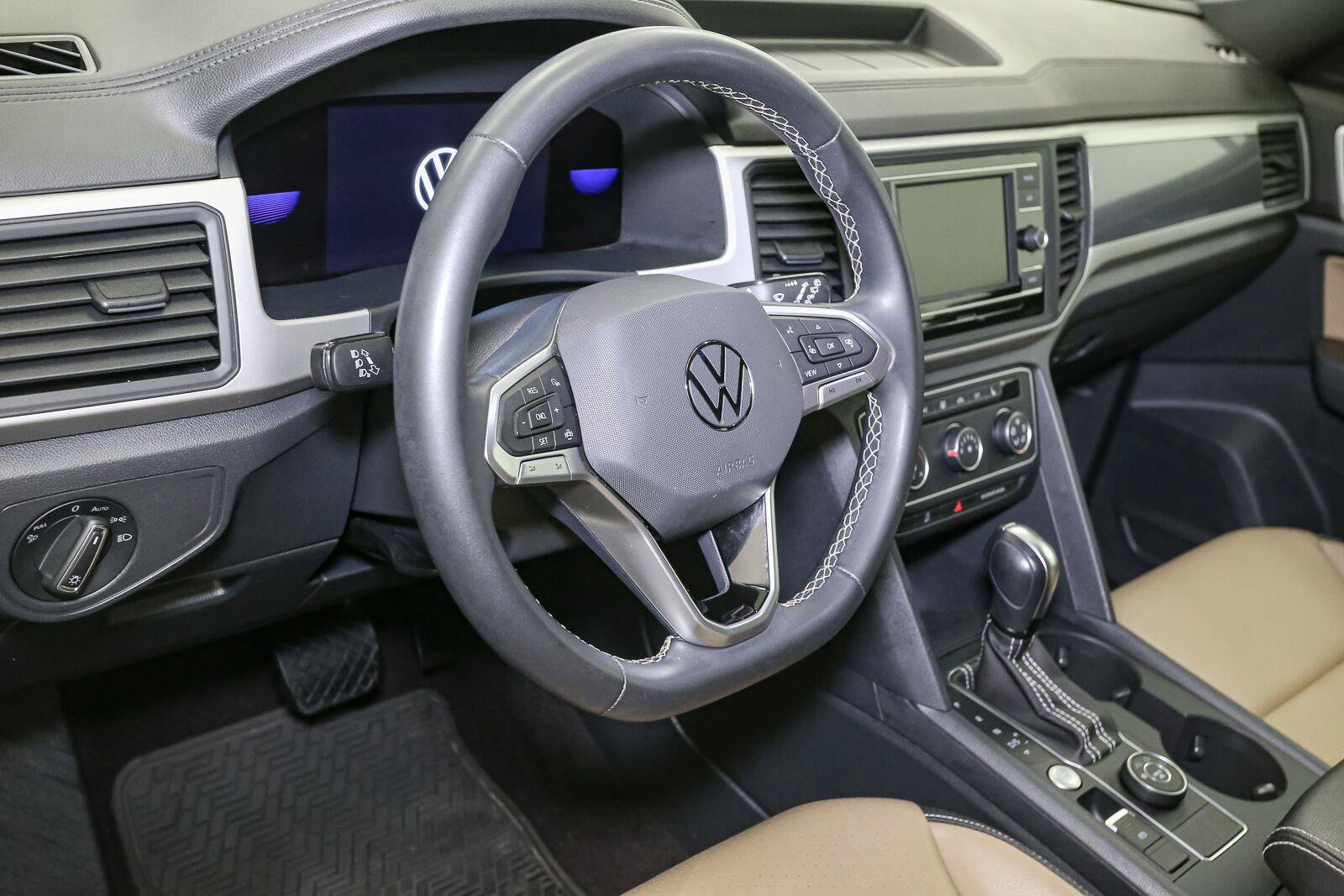 Certified 2022 Volkswagen Atlas Cross Sport SE AWD/4WD image 24