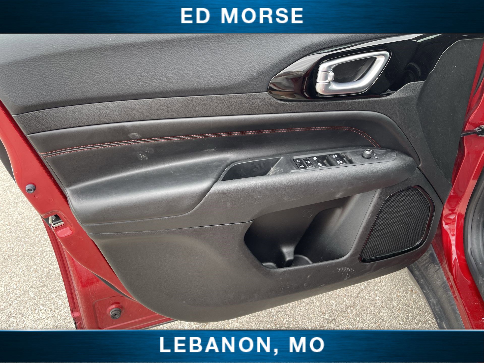 Used 2025 Jeep Compass Trailhawk AWD/4WD image 21
