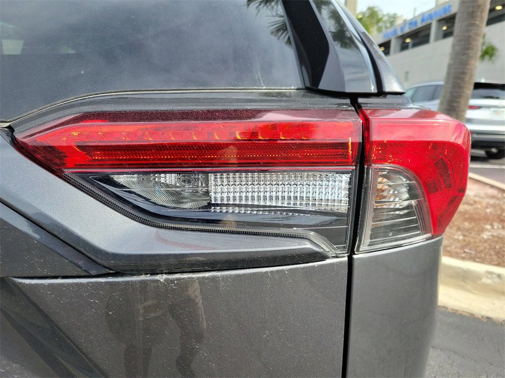 Used 2022 Toyota RAV4 XLE Premium image 14