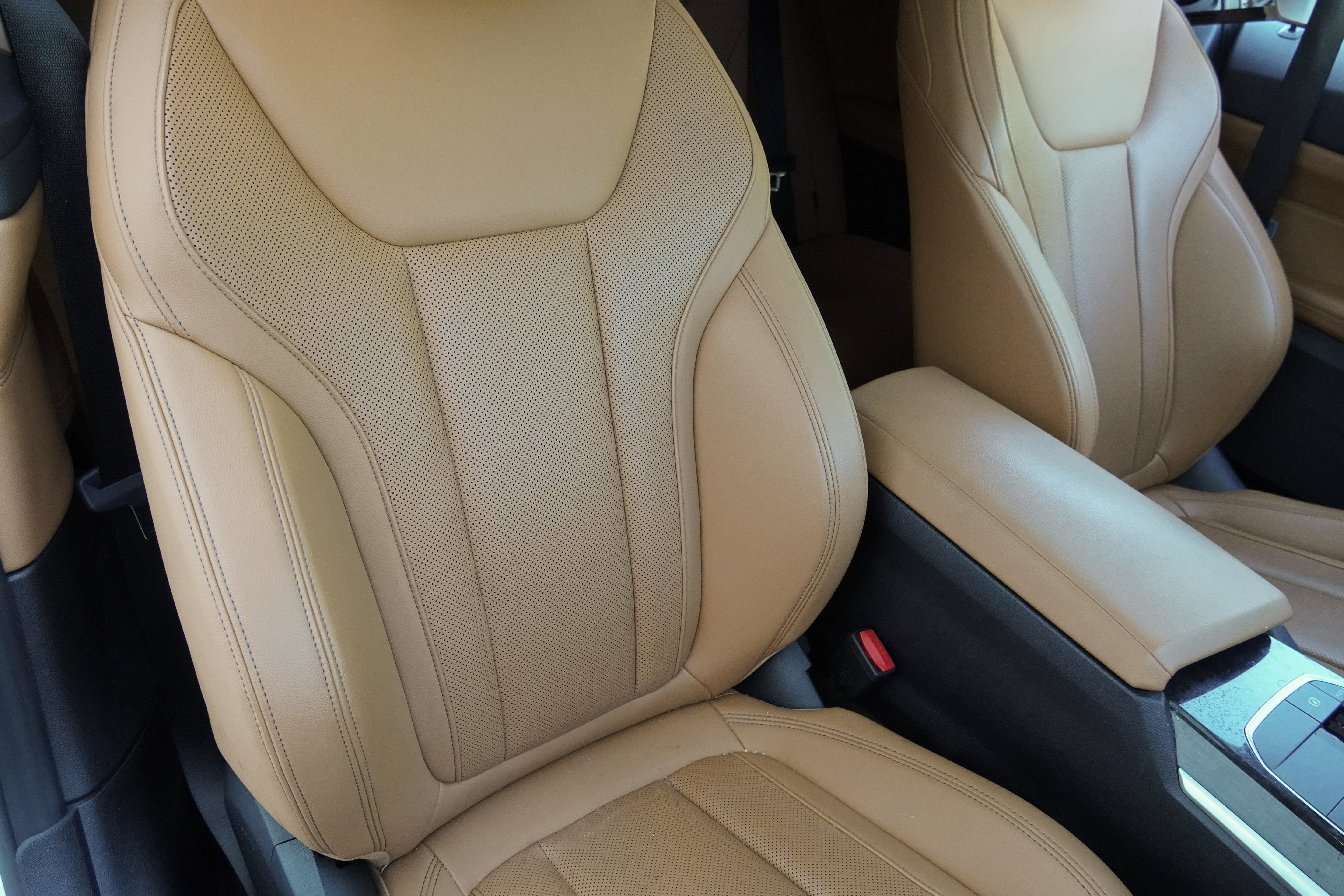 Certified 2024 BMW 430i Coupe w/ M Sport Package RWD image 10