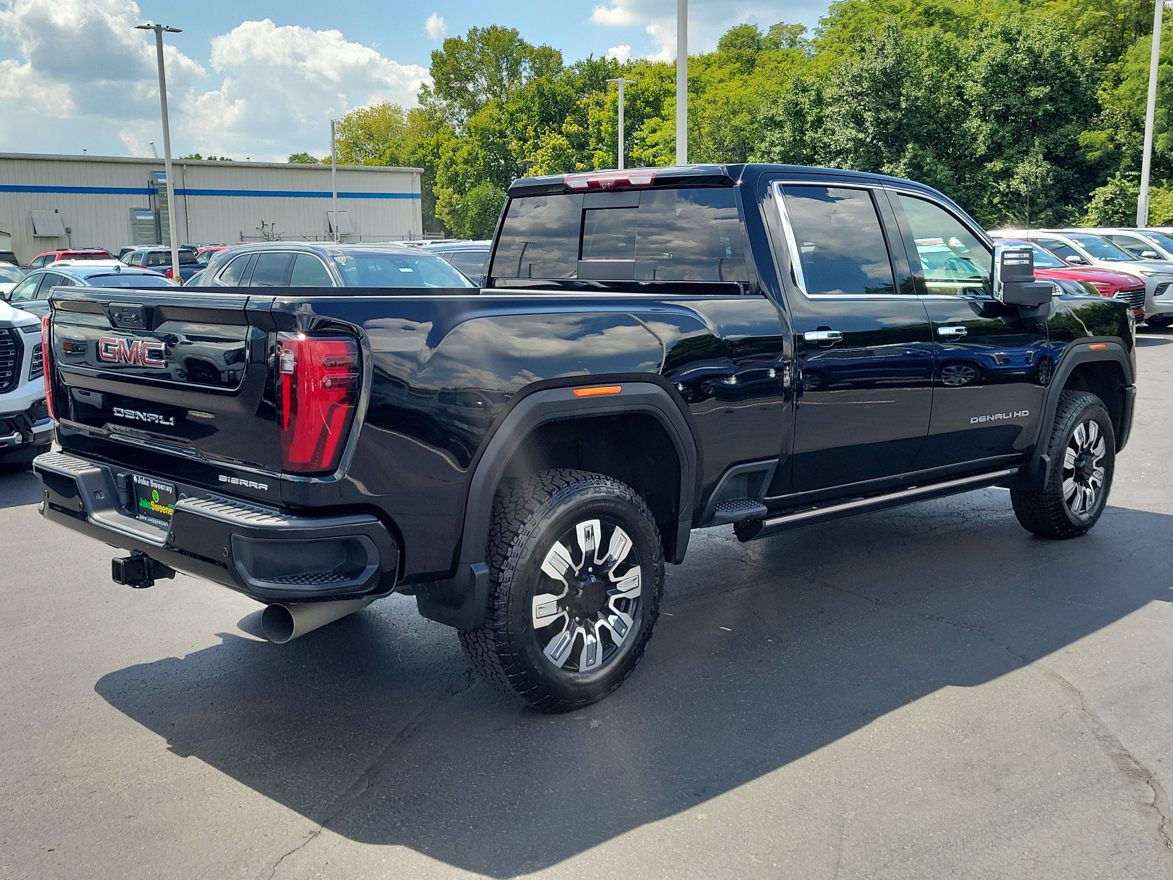 Used 2024 GMC Sierra 2500 Denali w/ Denali Reserve Package AWD/4WD image 4