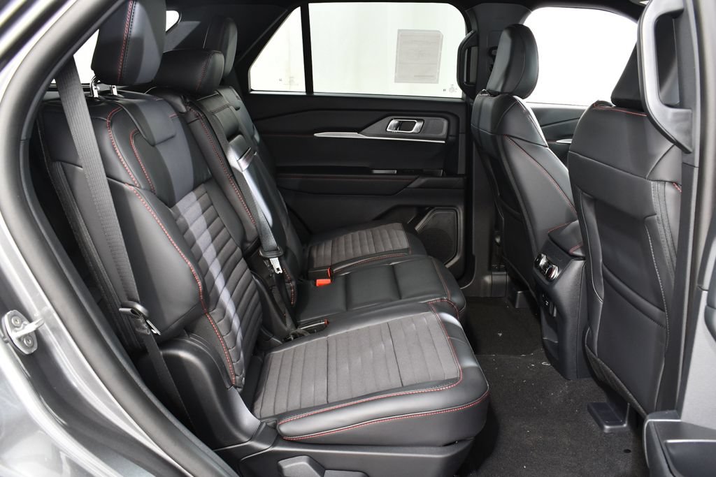 New 2026 Ford Explorer ST-Line w/ ST-Line Street Pack AWD/4WD image 19