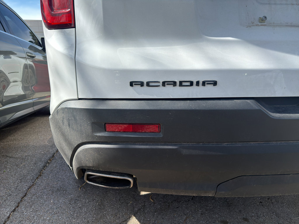 Used 2023 GMC Acadia SLE w/ Driver Convenience Package image 10