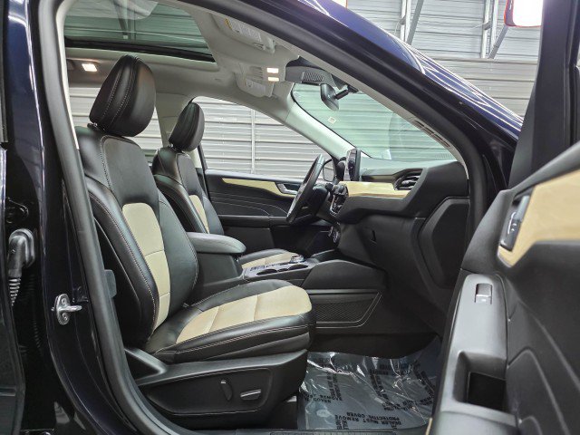 Used 2021 Ford Escape Titanium w/ Titanium Elite Package FWD image 14