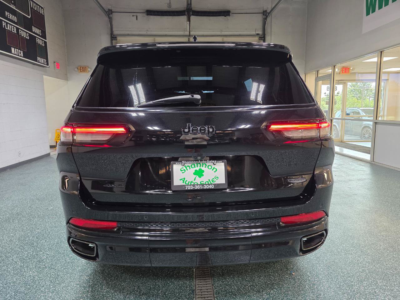 Used 2023 Jeep Grand Cherokee L Summit AWD/4WD image 8