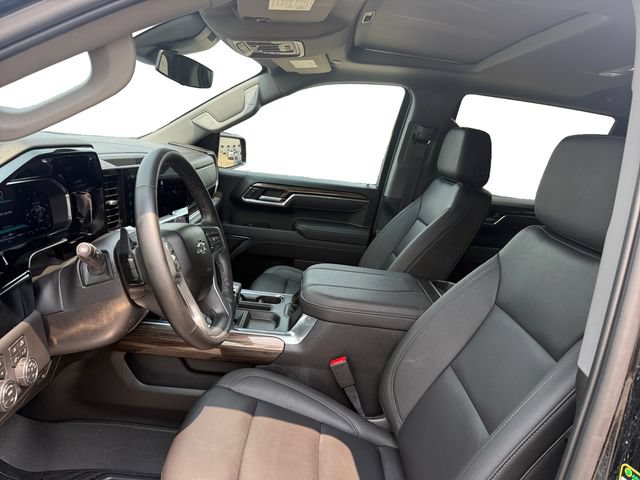 Used 2024 GMC Sierra 1500 AT4 w/ Technology Package AWD/4WD image 14