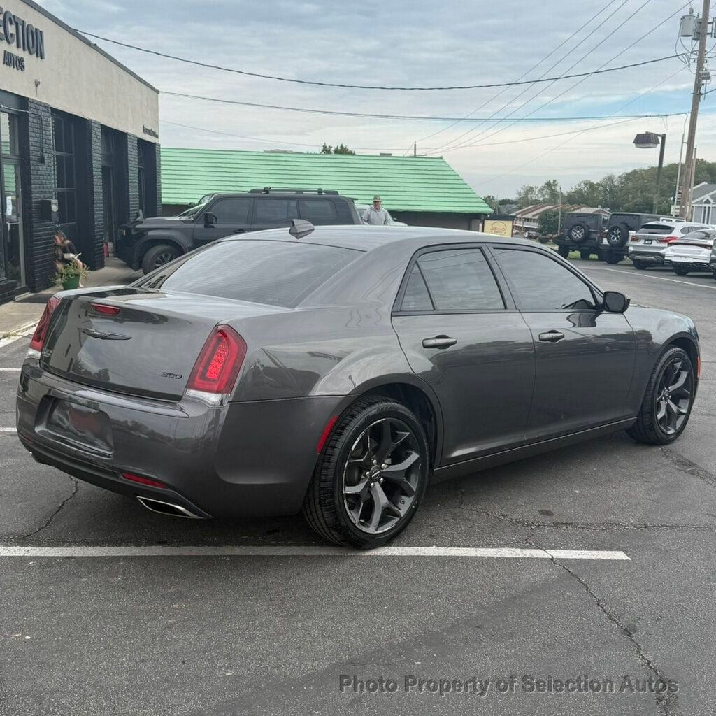 Used 2023 Chrysler 300 Touring w/ Sport Appearance Package RWD image 17