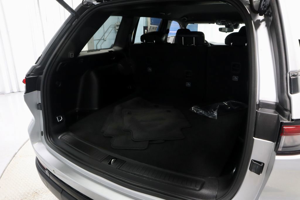 Used 2024 Jeep Grand Cherokee Altitude image 16