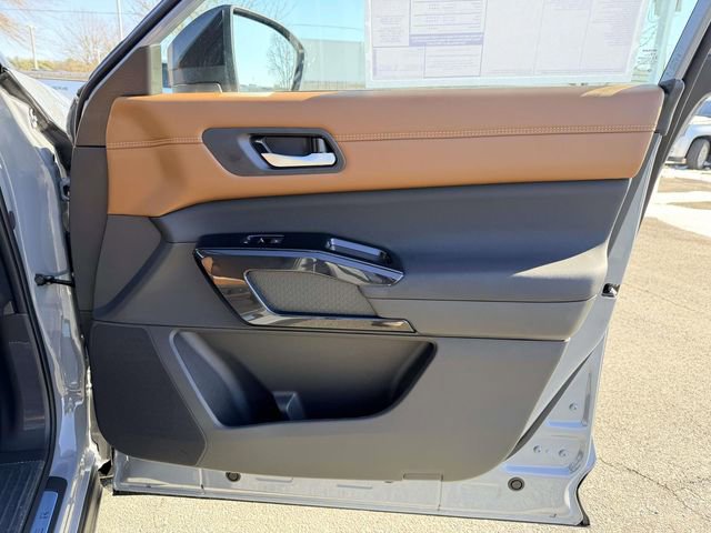 New 2026 Nissan Pathfinder Platinum image 8