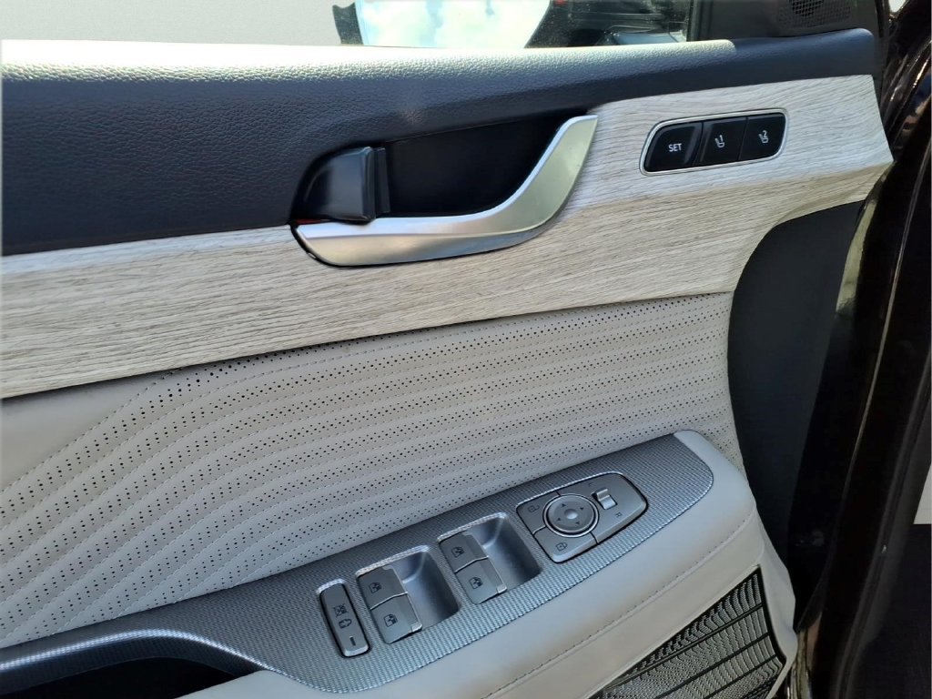 Used 2024 Hyundai Palisade Calligraphy FWD image 12