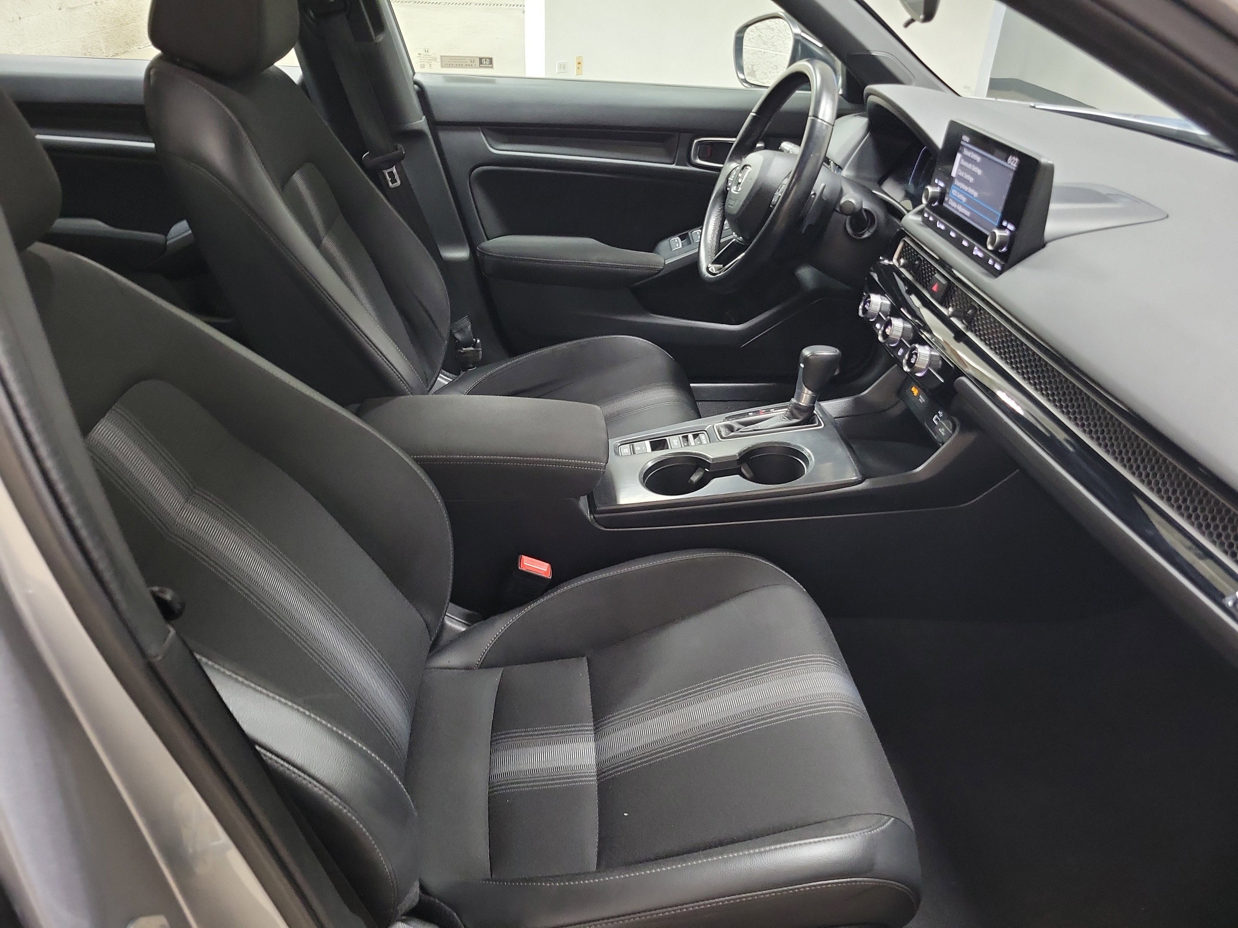 Used 2024 Honda Civic Sport image 30