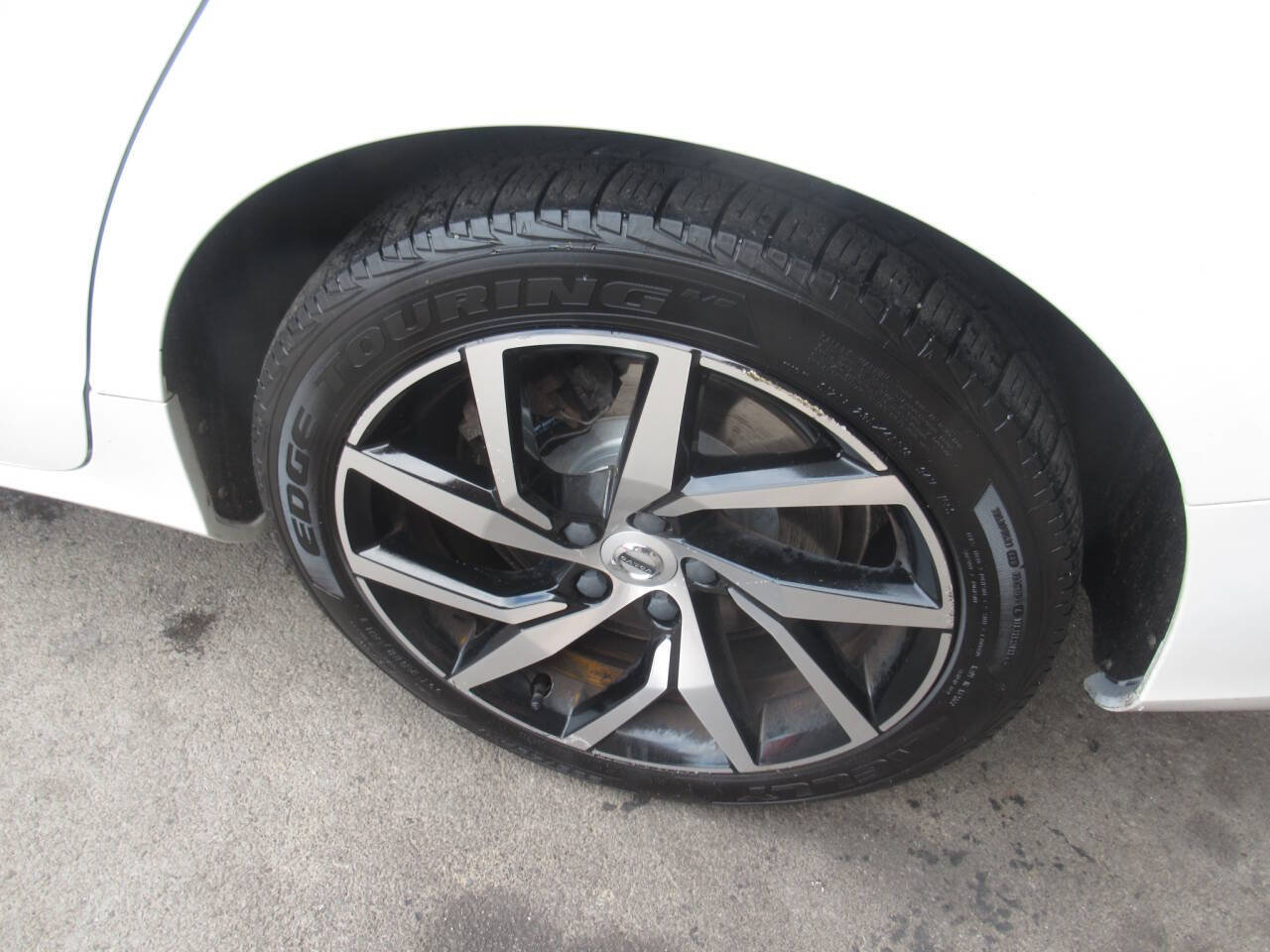 Used 2020 Volvo S60 T6 Momentum w/ Protection Package AWD/4WD image 12