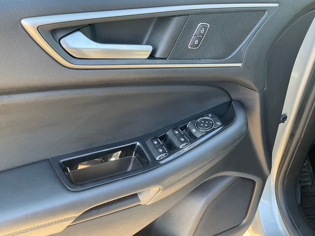 Used 2020 Ford Edge SEL AWD/4WD image 17