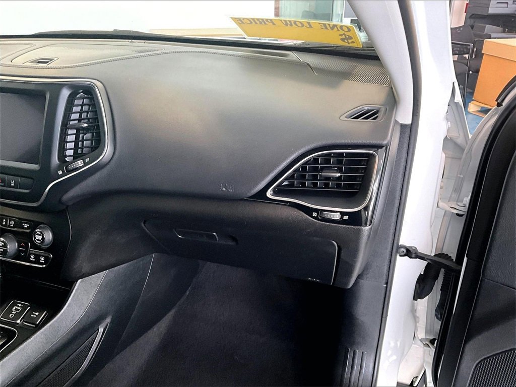 Used 2023 Jeep Cherokee Altitude Lux image 13