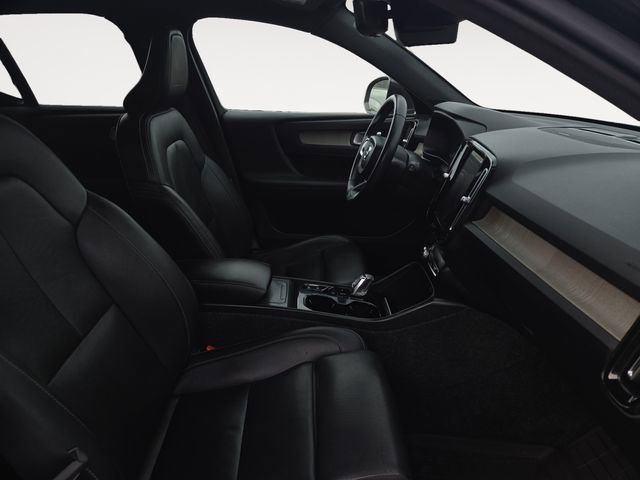 Used 2019 Volvo XC40 T5 Inscription image 15