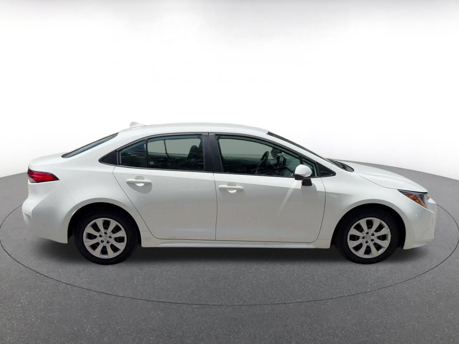 Used 2025 Toyota Corolla LE FWD image 15