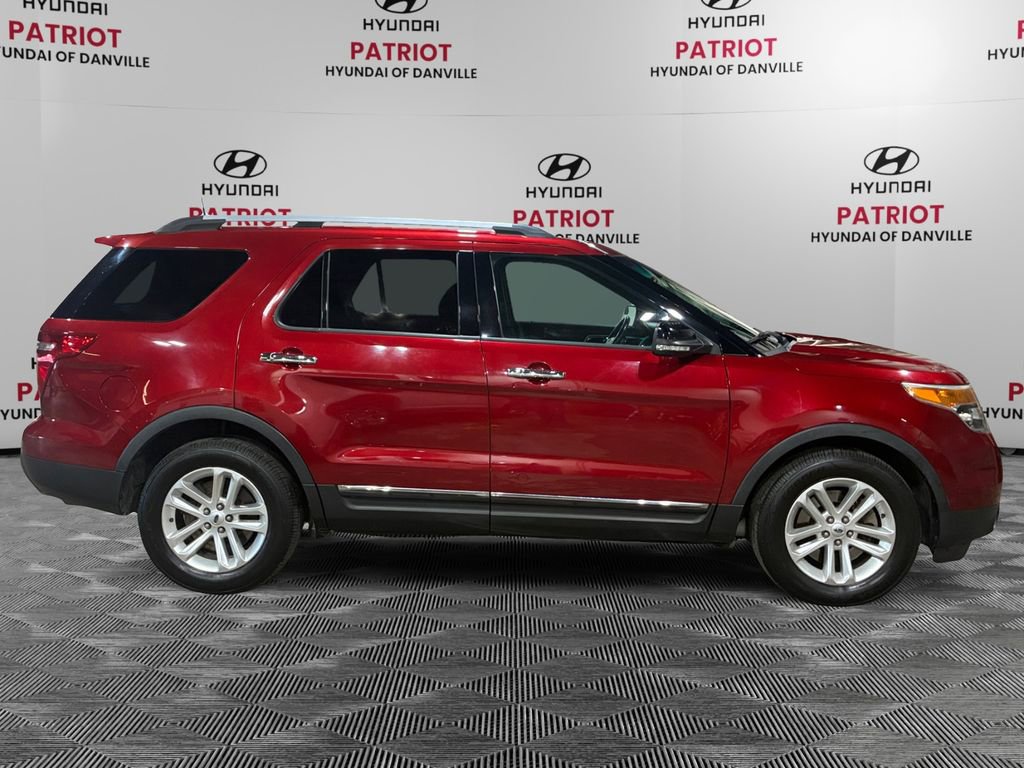 Used 2013 Ford Explorer XLT image 2