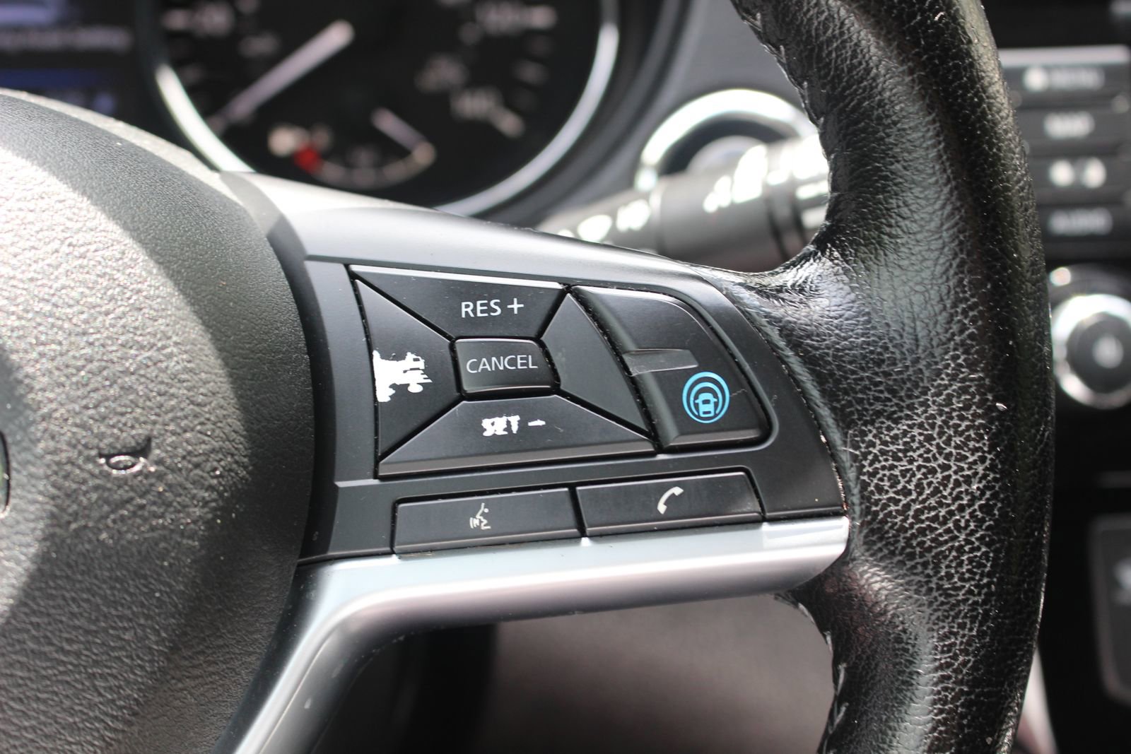 Used 2020 Nissan Rogue SV w/ Premium Package image 21