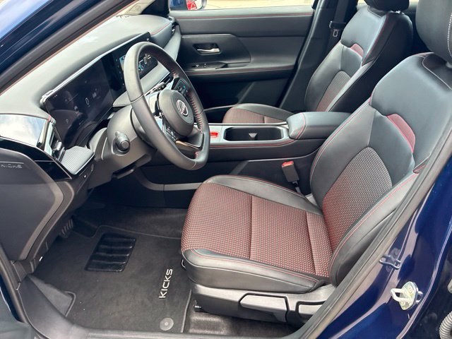 Used 2025 Nissan Kicks SR AWD/4WD image 17