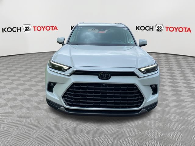 Used 2025 Toyota Grand Highlander AWD image 2