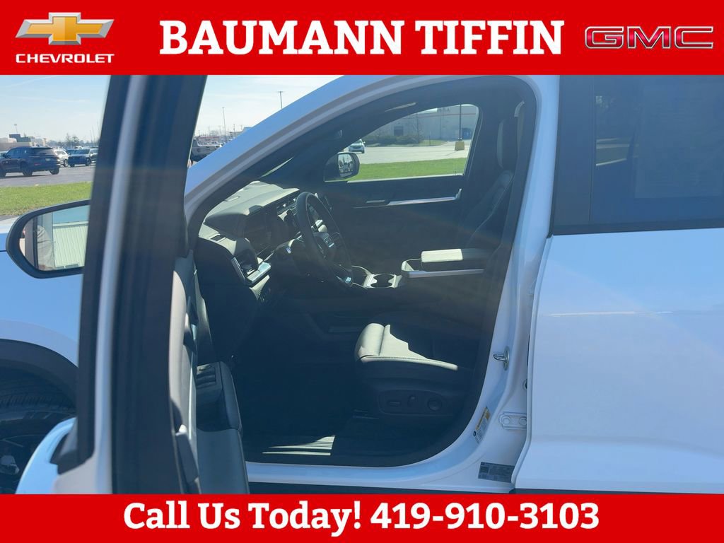 Used 2025 GMC Terrain Elevation w/ Elevation Premium Package FWD image 16