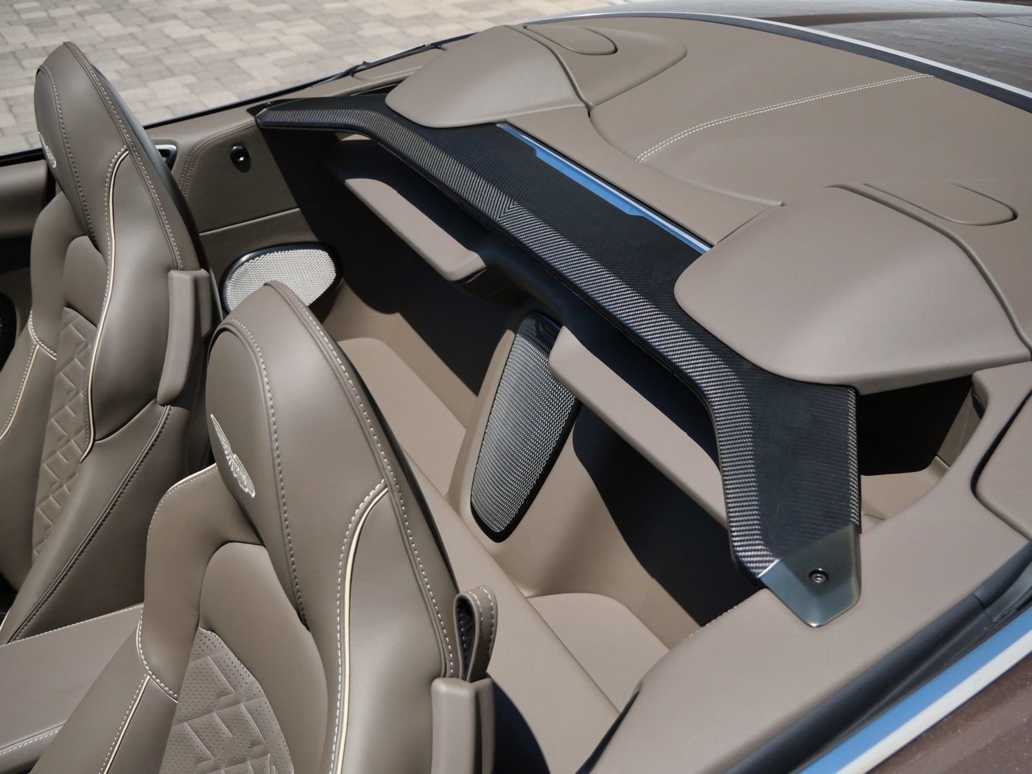 New 2026 Aston Martin Vanquish Convertible RWD image 17