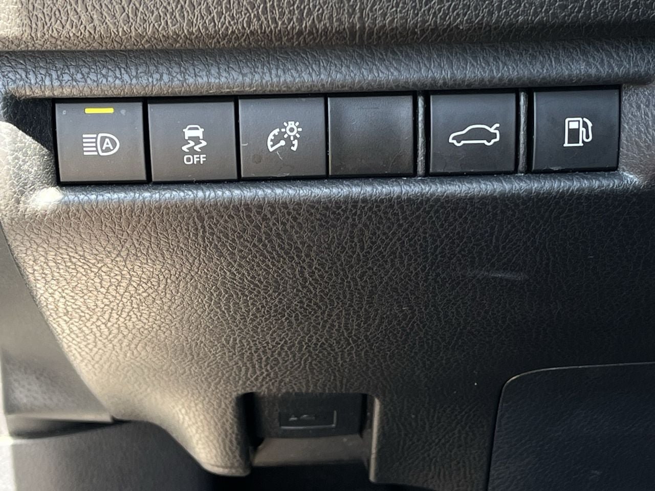 Used 2025 Toyota Camry LE FWD image 20