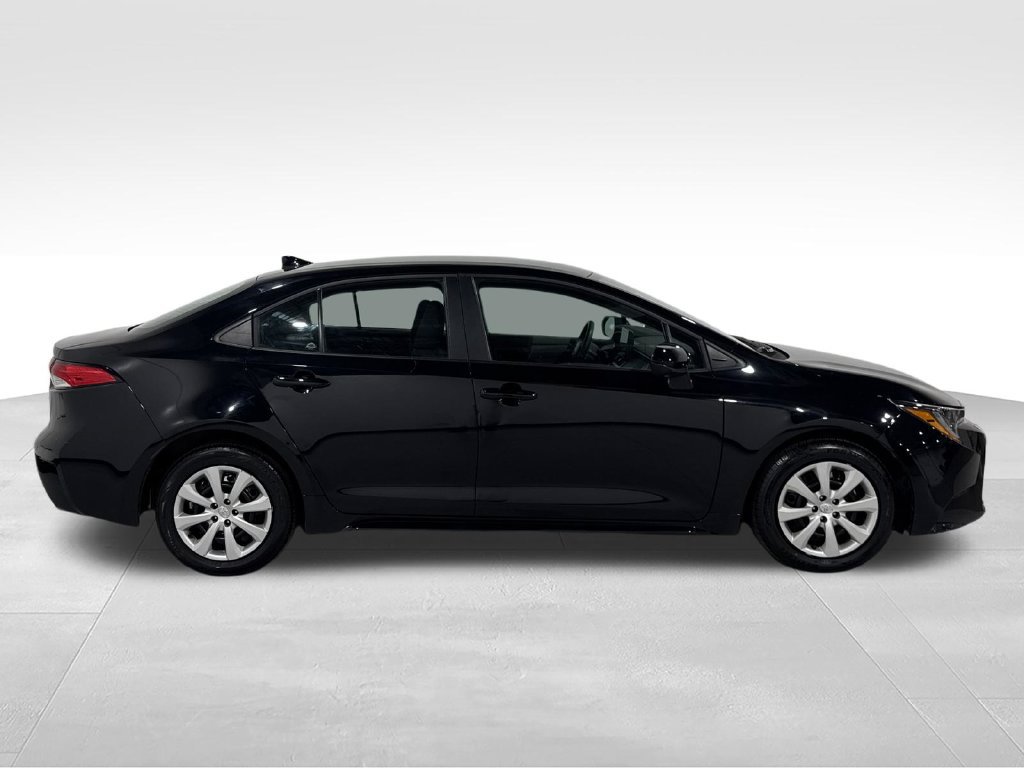 Used 2025 Toyota Corolla LE FWD image 18