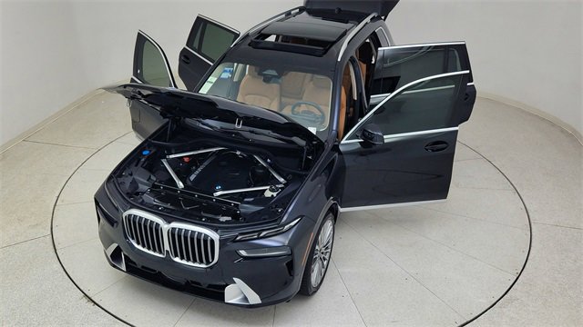 Used 2025 BMW X7 xDrive40i w/ Executive Package image 89