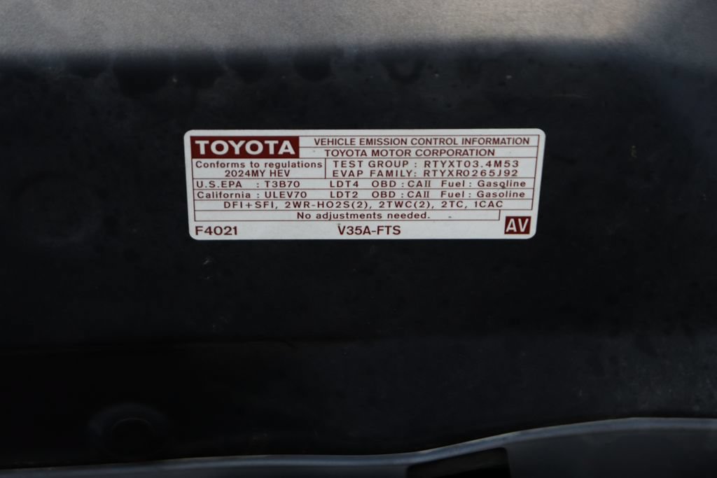 Used 2024 Toyota Sequoia Capstone AWD/4WD image 18